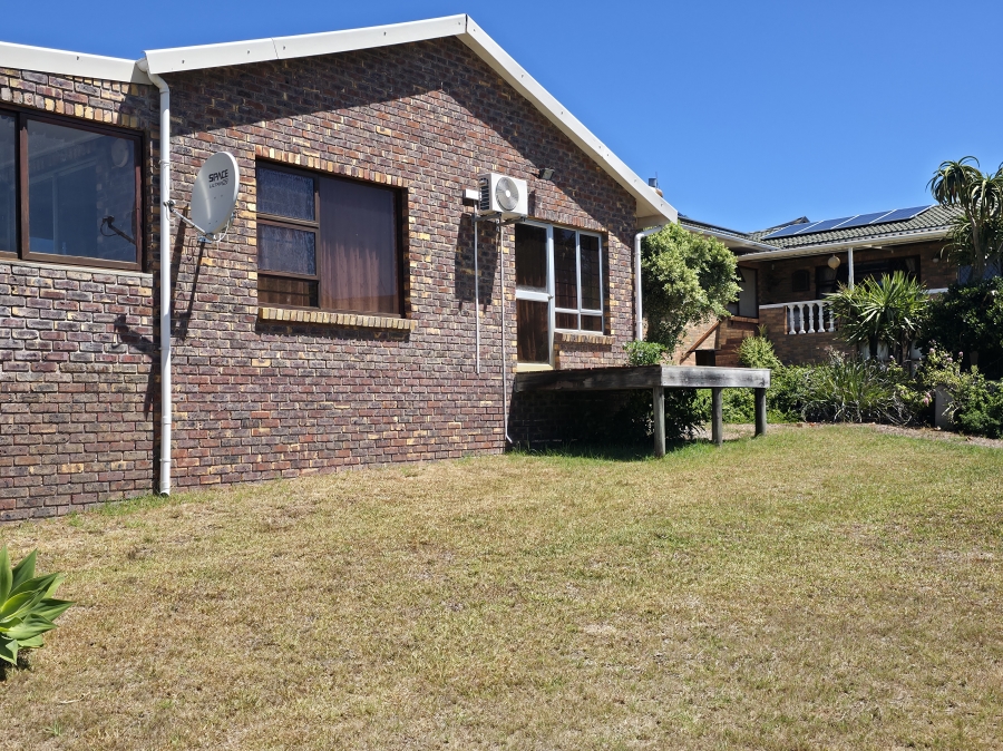 3 Bedroom Property for Sale in Wavecrest Eastern Cape
